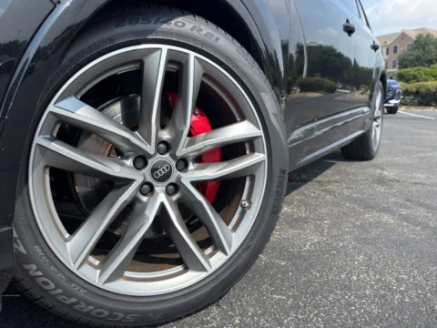 More photos of 2026 Audi Q7 Prestige at Audi North Austin, TX