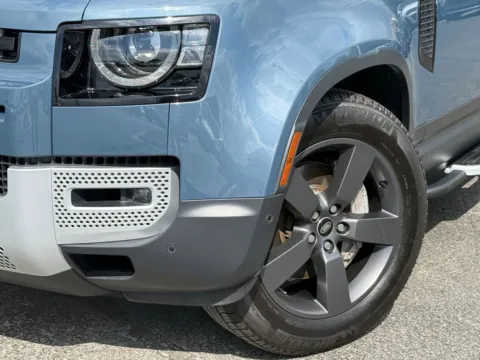 More photos of 2023 Land Rover Defender SE at Audi North Austin, TX