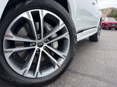 More photos of 2026 Audi Q7 Premium at Audi North Austin, TX