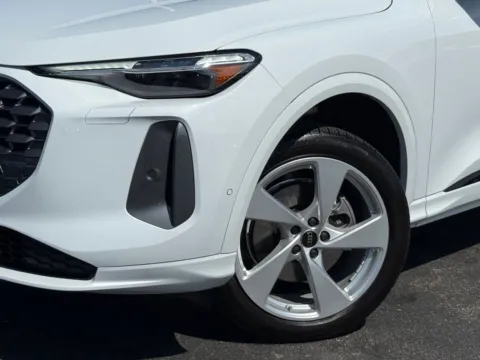 More photos of 2025 Audi Q5 Premium Plus at Audi North Austin, TX