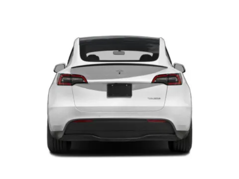 More photos of 2022 Tesla Model Y Long Range at Audi North Austin, TX