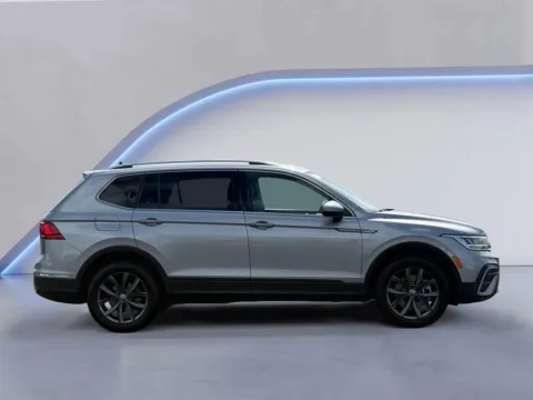 More photos of 2022 Volkswagen Tiguan SE at Audi North Austin, TX