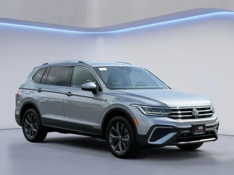 More photos of 2022 Volkswagen Tiguan SE at Audi North Austin, TX