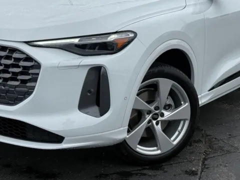 More photos of 2025 Audi Q5 Premium Plus at Audi North Austin, TX
