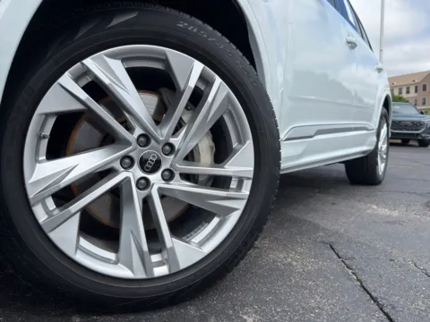More photos of 2023 Audi Q7 Premium Plus at Audi North Austin, TX