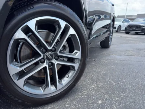More photos of 2025 Audi Q5 Premium at Audi North Austin, TX
