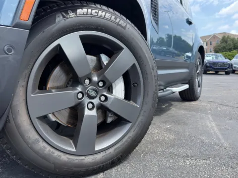 More photos of 2023 Land Rover Defender SE at Audi North Austin, TX