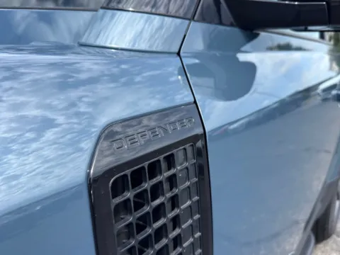 More photos of 2023 Land Rover Defender SE at Audi North Austin, TX