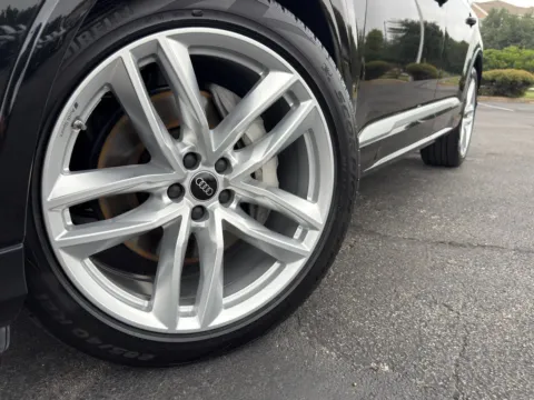 More photos of 2025 Audi Q7 Premium Plus at Audi North Austin, TX