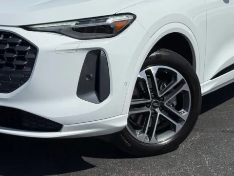 More photos of 2025 Audi Q5 Premium Plus at Audi North Austin, TX