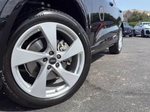 More photos of 2025 Audi Q5 Premium Plus at Audi North Austin, TX