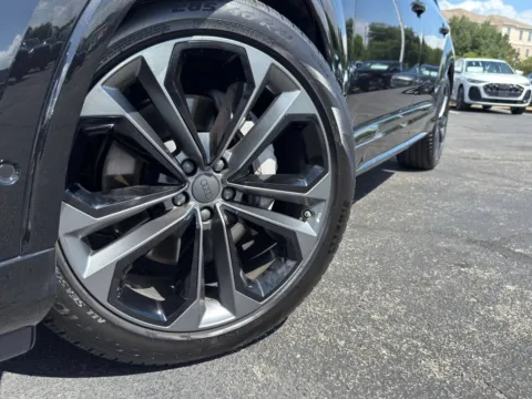 More photos of 2026 Audi Q7 Premium Plus at Audi North Austin, TX