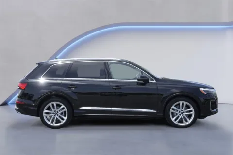 More photos of 2025 Audi Q7 Premium Plus at Audi North Austin, TX