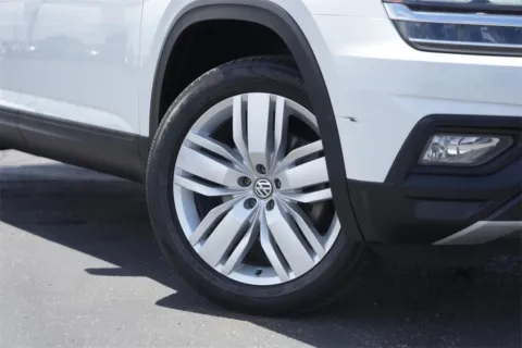 Photos of 2019 Volkswagen Atlas 3.6L V6 SE w/Technology for sale in Austin, TX at Audi North Austin