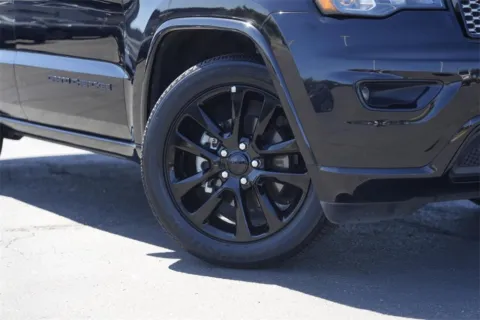 Photos of 2019 Jeep Grand Cherokee Altitude for sale in Austin, TX at Audi North Austin