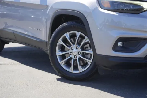 Photos of 2019 Jeep Cherokee Latitude Plus for sale in Austin, TX at Audi North Austin