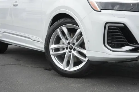 Photos of 2025 Audi Q7 Premium Plus for sale in Austin, TX at Audi North Austin