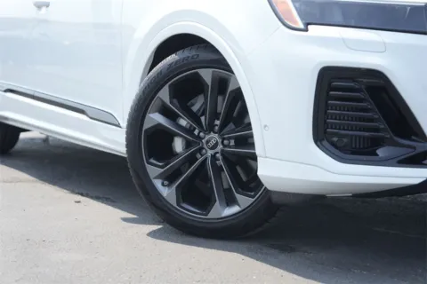 Photos of 2025 Audi Q7 Premium Plus for sale in Austin, TX at Audi North Austin