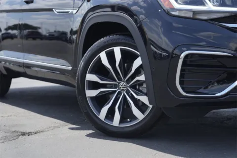Photos of 2022 Volkswagen Atlas Cross Sport 3.6L V6 SEL Premium R-Line for sale in Austin, TX at Audi North Austin