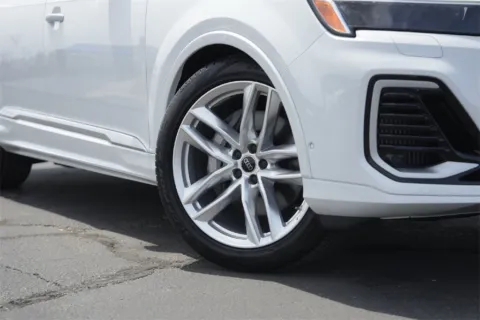 Photos of 2025 Audi Q7 Premium Plus for sale in Austin, TX at Audi North Austin