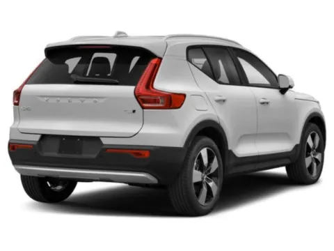 Photos of 2019 Volvo XC40 Momentum for sale in Austin, TX at Audi North Austin