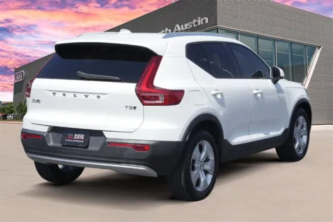 More photos of 2019 Volvo XC40 Momentum at Audi North Austin, TX