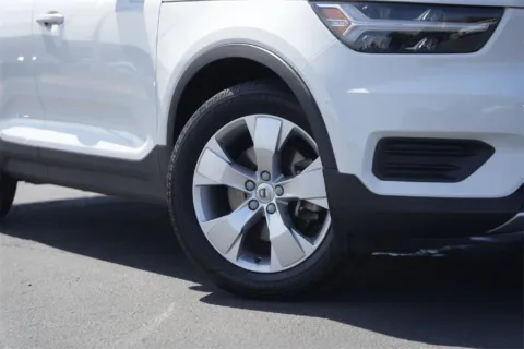 Photos of 2019 Volvo XC40 Momentum for sale in Austin, TX at Audi North Austin