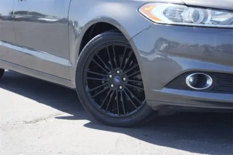 Photos of 2016 Ford Fusion SE for sale in Austin, TX at Audi North Austin