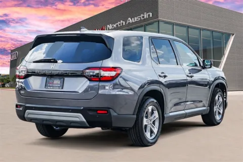 More photos of 2025 Honda Pilot EX-L at Audi North Austin, TX