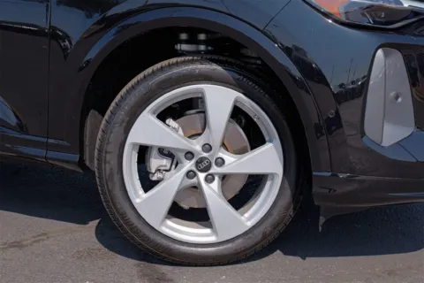 More photos of 2025 Audi Q5 Premium Plus at Audi North Austin, TX