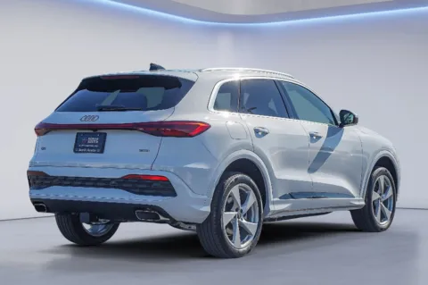 More photos of 2025 Audi Q5 Premium Plus at Audi North Austin, TX