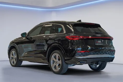 More photos of 2025 Audi Q5 Premium Plus at Audi North Austin, TX