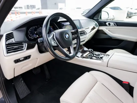 More photos of 2021 BMW X5 xDrive45e at Porsche Austin, TX