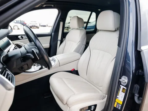 More photos of 2021 BMW X5 xDrive45e at Porsche Austin, TX