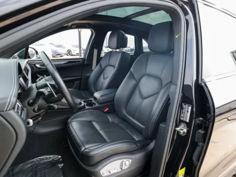 More photos of 2024 Porsche Macan at Porsche Austin, TX