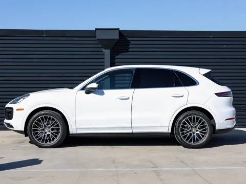 Photos of 2022 Porsche Cayenne for sale in Austin, TX at Porsche Austin