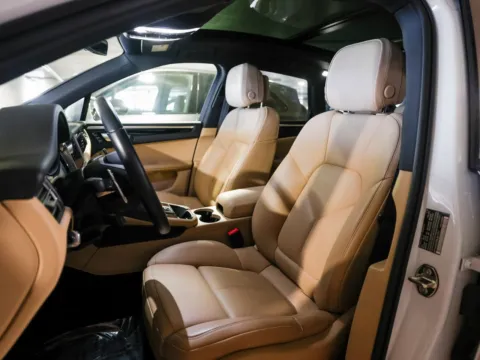 More photos of 2024 Porsche Macan at Porsche Austin, TX