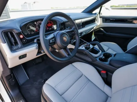 More photos of 2025 Porsche Cayenne Coupe at Porsche Austin, TX