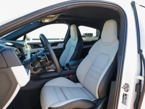 More photos of 2025 Porsche Cayenne Coupe at Porsche Austin, TX