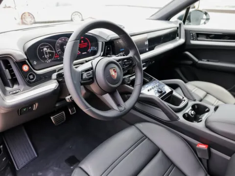 More photos of 2025 Porsche Cayenne S at Porsche Austin, TX