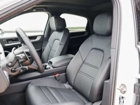 More photos of 2025 Porsche Cayenne S at Porsche Austin, TX