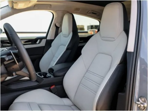 More photos of 2025 Porsche Cayenne Turbo E-Hybrid at Porsche Austin, TX