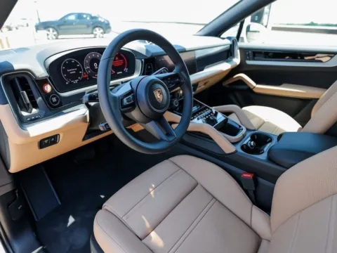 More photos of 2025 Porsche Cayenne Coupe at Porsche Austin, TX