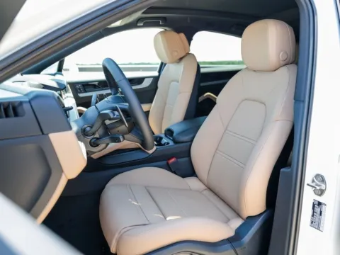 More photos of 2025 Porsche Cayenne Coupe at Porsche Austin, TX