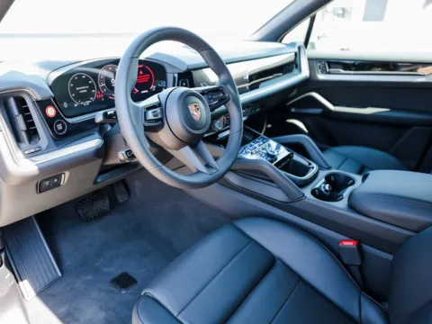 More photos of 2025 Porsche Cayenne at Porsche Austin, TX