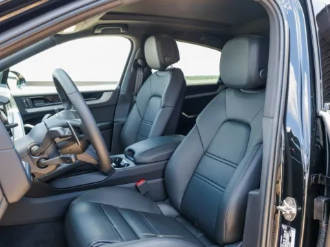 More photos of 2025 Porsche Cayenne Coupe at Porsche Austin, TX