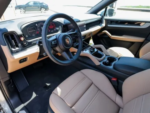 More photos of 2025 Porsche Cayenne Coupe at Porsche Austin, TX