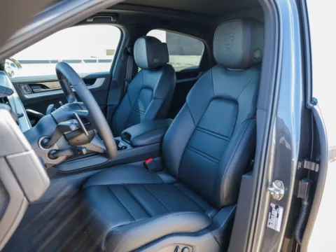 More photos of 2025 Porsche Cayenne S at Porsche Austin, TX