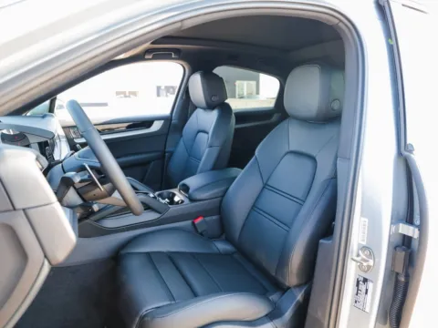 More photos of 2025 Porsche Cayenne Coupe at Porsche Austin, TX