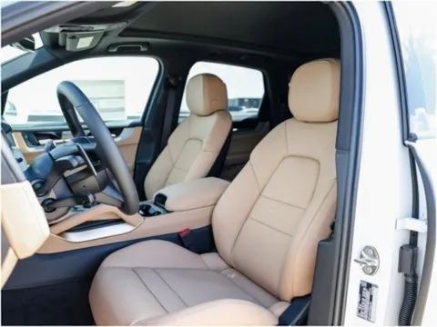 More photos of 2025 Porsche Cayenne at Porsche Austin, TX